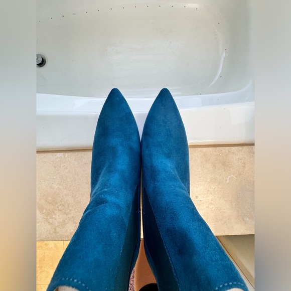 Juicy Couture blue mid ankle boots, Size 10. Never worn. - Picture 6 of 8